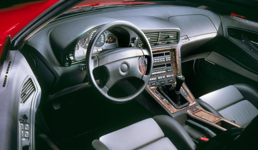 Торпедо BMW 850 CSi (E31) 1992 года  (фото 12 из 31)